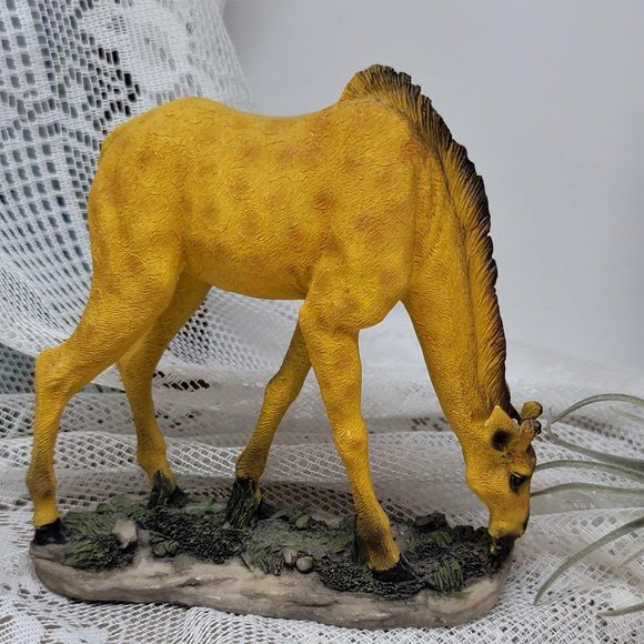 Vintage Giraffe Figurine Grazing in the Wild - Picture 7 of 10